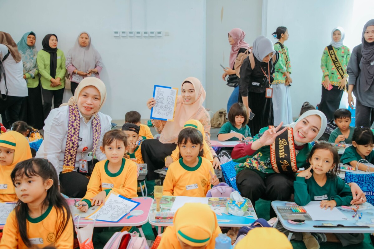 Bunda PAUD Lampung Hadir di Tengah Anak-Anak, Buka Gebyar Mewarnai PAUD se-Lampung