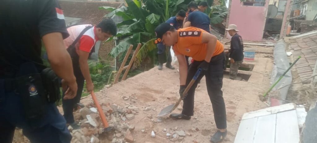 Pemkot Bandar Lampung Tertibkan Bangunan Liar di Tepi Sungai