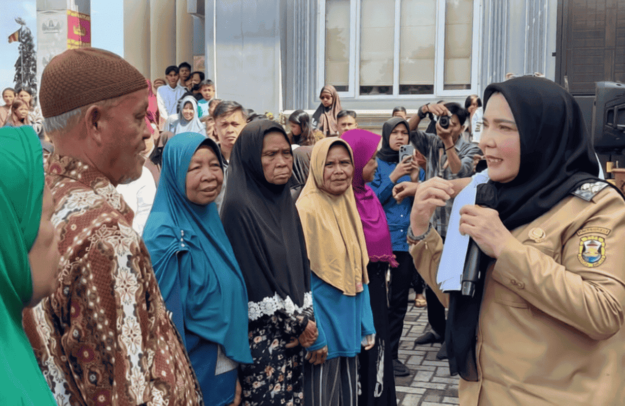 Wali Kota Eva Dwiana Apresiasi Vihara, Salurkan Bantuan untuk Masyarakat