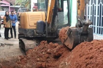 Wali Kota Bandar Lampung Tinjau Wilayah Terdampak Banjir di Sukabumi