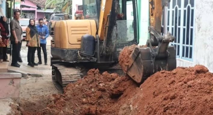 Wali Kota Bandar Lampung Tinjau Wilayah Terdampak Banjir di Sukabumi
