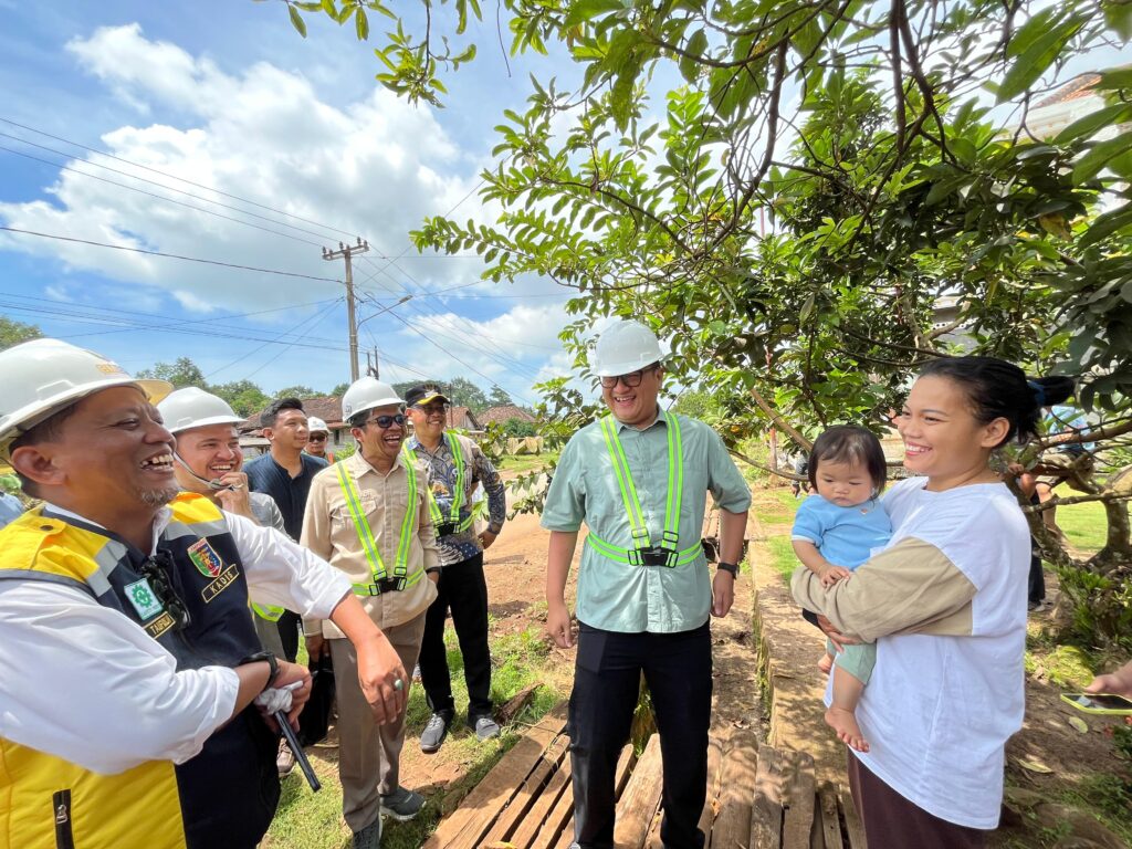 Groundbreaking Jalan Jabung–SP Labuhan Maringgai, Giri Akbar Tekankan Kualitas dan Daya Tahan