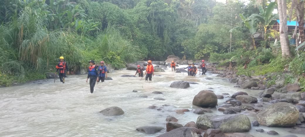 Arus Deras Seret Dua Perempuan di Wira Garden, Tim Gabungan Dikerahkan
