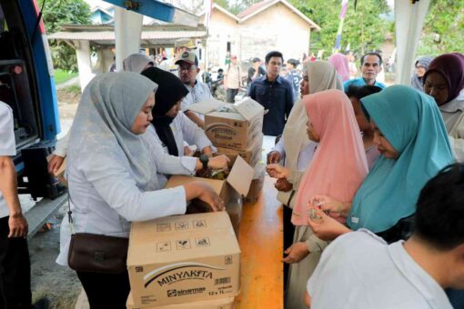 Tinjau Pasar Murah, Gubernur Mirza Pastikan Kebutuhan Pokok Terjangkau Masyarakat