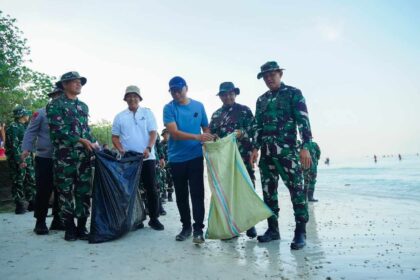 Gerakan Radin Inten Asri, Gubernur Mirza Ajak Masyarakat Jadikan Bersih Pantai sebagai Budaya