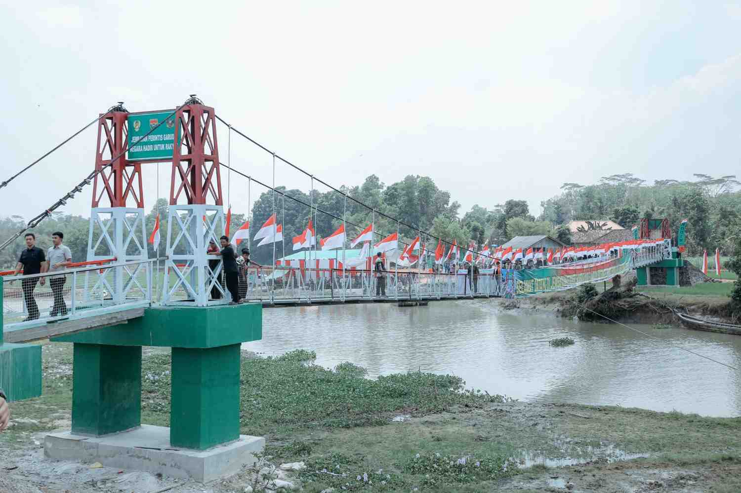 Diresmikan Presiden Prabowo, Jembatan Garuda Merah Putih Buka Akses Baru Warga Lampung Timur
