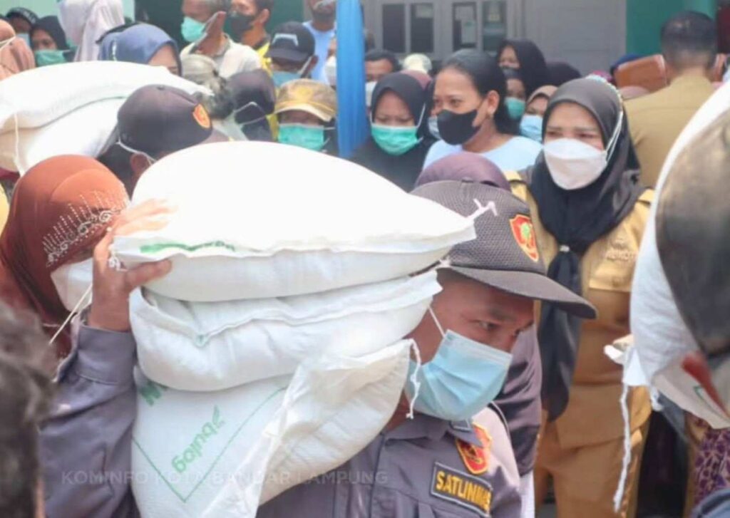 Bantuan Beras Menyasar 11.863 Warga di Lima Kecamatan Bandar Lampung