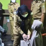 Bantu Mobilitas Warga, Pemkot Bandar Lampung Salurkan Alat Kesehatan