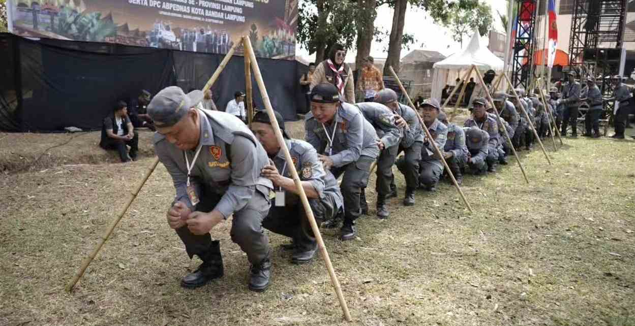 Satlinmas Bandar Lampung Diperkuat, Dibekali Pelatihan Kebakaran dan Mitigasi Bencana